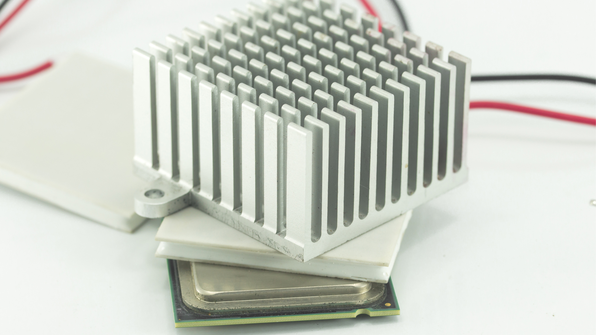  Peltier heat pump for PCB cooling