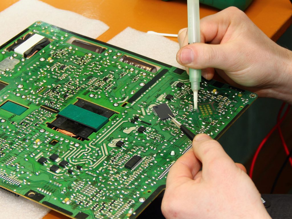 Application of PCB soldering flux