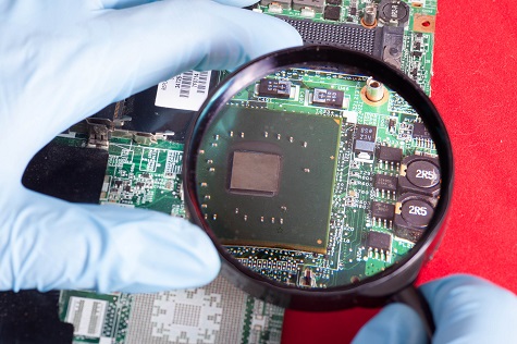 PCB analysis using a magnifier