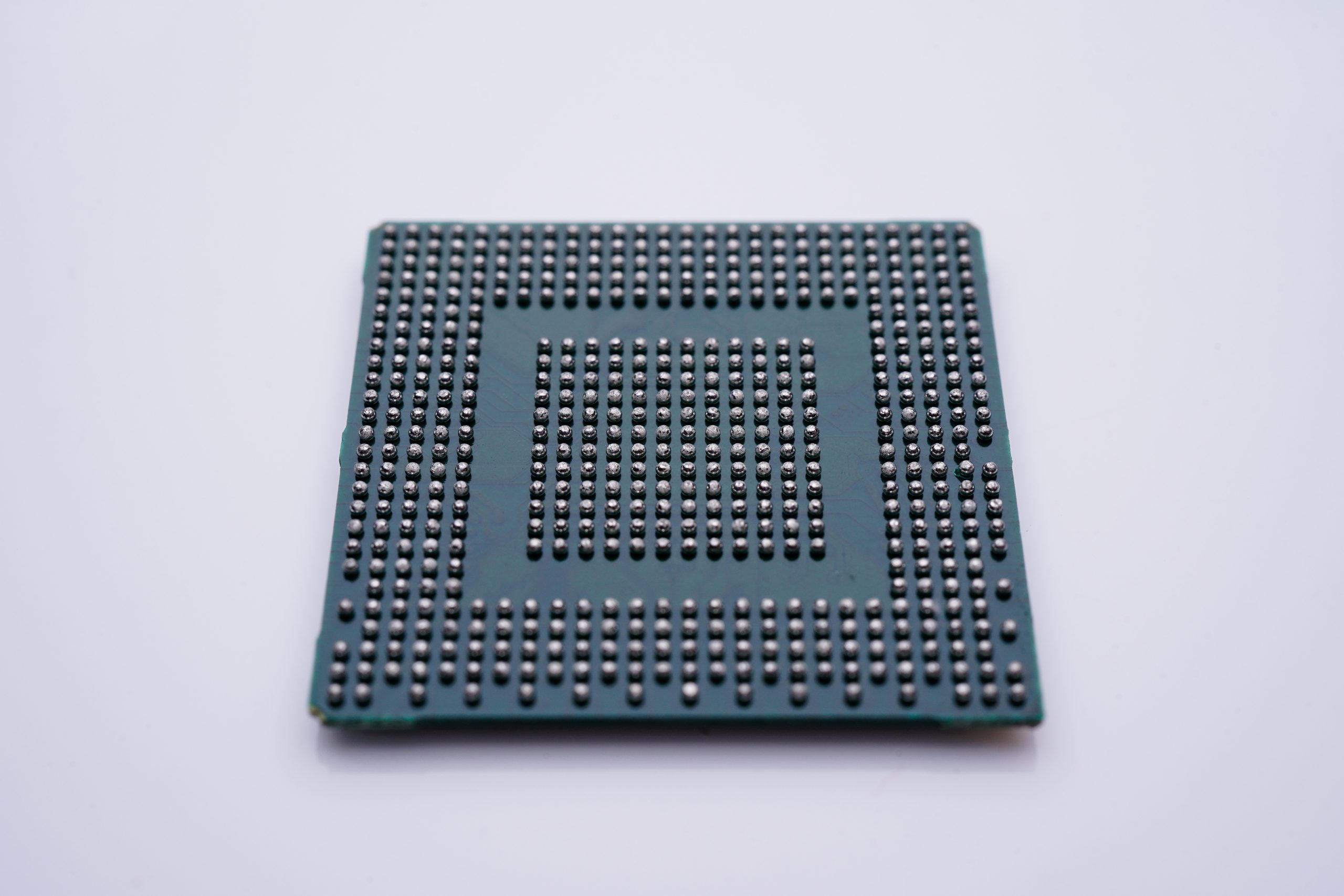 Advantages and Disadvantages of SMT Sierra Circuits